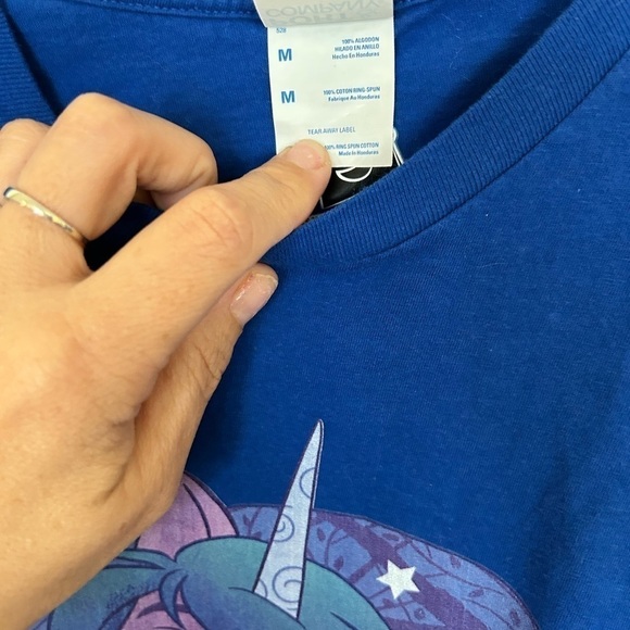 2021 Hasbro Izzy my little pony graphic long sleeve - Picture 2 of 8